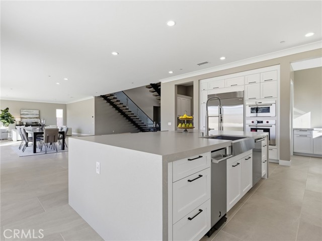 Detail Gallery Image 10 of 41 For 11913 Red Hawk Ln, Porter Ranch,  CA 91326 - 5 Beds | 5/1 Baths