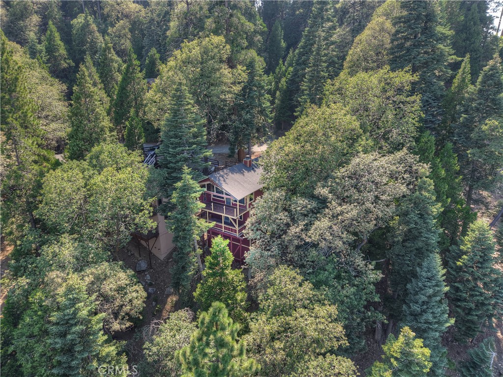https://media.crmls.org/medias/f271cd24-8f3e-412c-ad4c-69cceaadf2a2.jpg?preset=X-Large