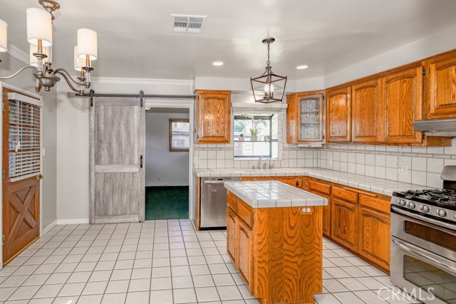 5026 Florinda Avenue, Temple City CA: https://media.crmls.org/medias/f271ff8f-5fd4-45dd-9a72-b20f71e420d3.jpg