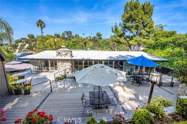 3521 Stonewood Drive, Sherman Oaks CA: https://media.crmls.org/medias/f2722066-55f5-437b-9702-de59438065c3.jpg