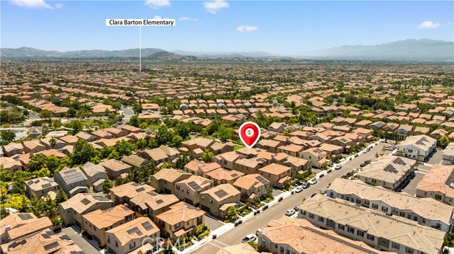 7133 Montecito Lane, Eastvale CA: https://media.crmls.org/medias/f2725326-c7fe-47b7-ac58-8b7b16301e81.jpg