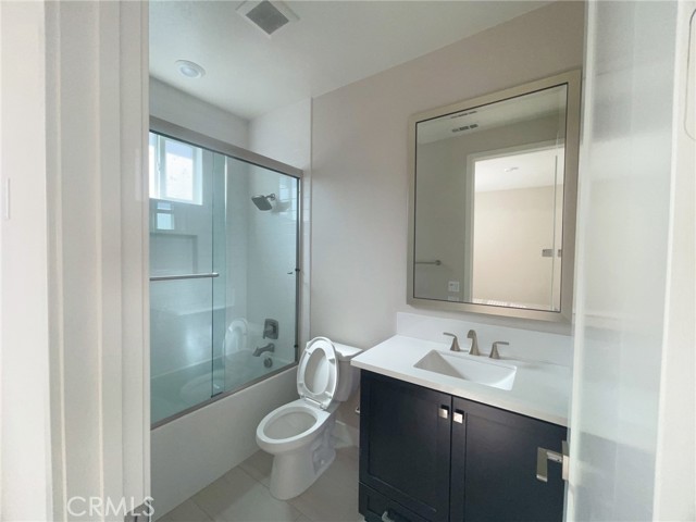 99 Swift, Irvine CA: https://media.crmls.org/medias/f2729480-eace-4fe0-97dd-312047184f9c.jpg