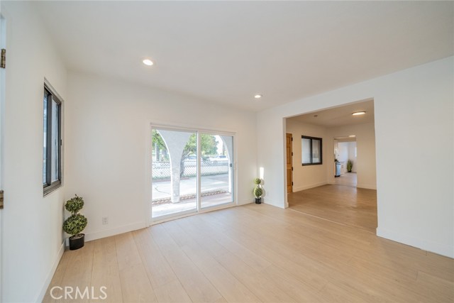 Detail Gallery Image 13 of 43 For 932 S Bon View Ave, Ontario,  CA 91761 - 3 Beds | 2 Baths