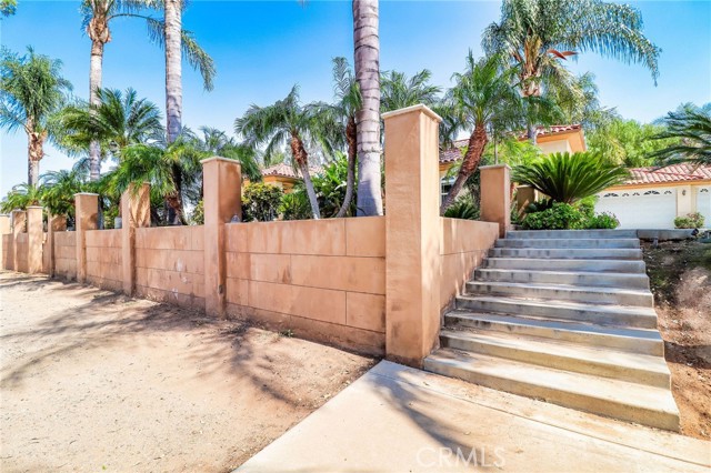 6116 Chadbourne Avenue, Riverside CA: https://media.crmls.org/medias/f273d1e7-9eff-42ff-8c37-926e0cbc8a0f.jpg