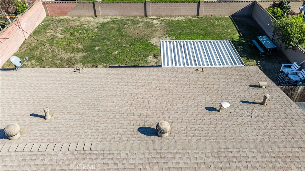 https://media.crmls.org/medias/f274d5c6-7ace-483d-87e5-6a6e13b3d74b.jpg?preset=X-Large