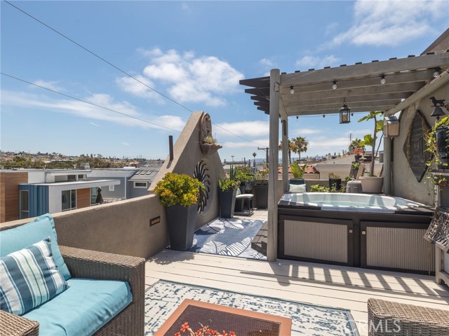 1301 Cypress Avenue, Hermosa Beach, California 90254, 2 Bedrooms Bedrooms, ,3 BathroomsBathrooms,Residential,Sold,Cypress,PV22153889