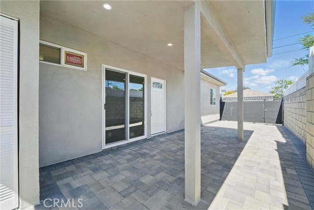 8142 Vantage Avenue, North Hollywood CA: https://media.crmls.org/medias/f275e79e-0692-4d86-8ff8-ebbe91ed0aa2.jpg