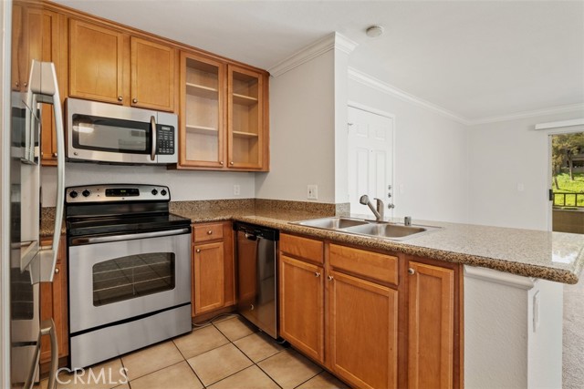 Detail Gallery Image 16 of 38 For 1965 Las Colinas Cir #205,  Corona,  CA 92879 - 1 Beds | 1 Baths