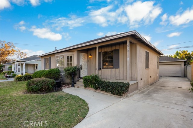 Detail Gallery Image 3 of 46 For 4715 Briercrest, Lakewood,  CA 90713 - 3 Beds | 2 Baths