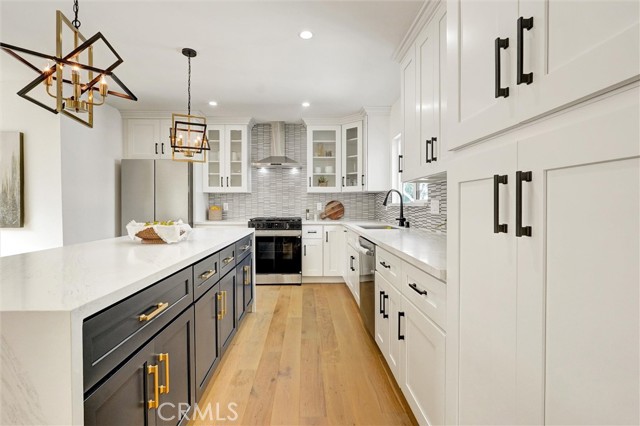 Detail Gallery Image 9 of 49 For 6852 6854 Atoll Avenue, North Hollywood,  CA 91605 - 4 Beds | 4 Baths