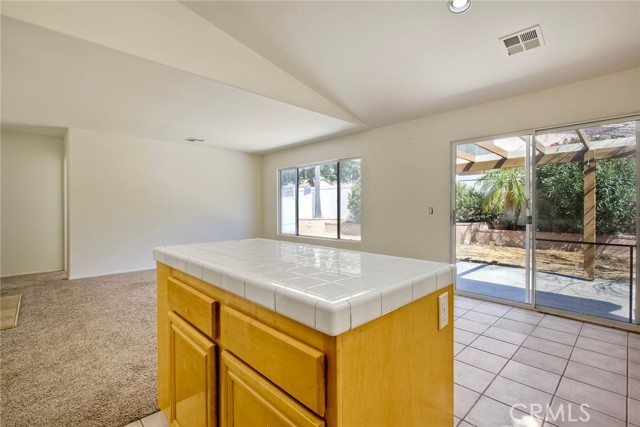 28570 Sand Island Way, Menifee CA: https://media.crmls.org/medias/f27742eb-6b4c-4f57-848b-fdea1ebfe74f.jpg