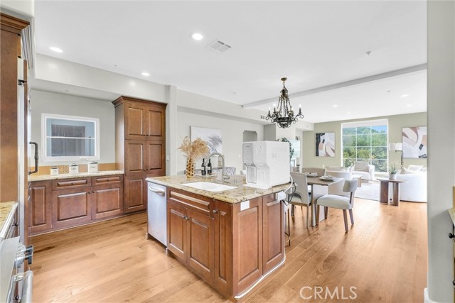 Detail Gallery Image 9 of 23 For 975 Silver Spur Rd, Rolling Hills Estates,  CA 90274 - 3 Beds | 3 Baths