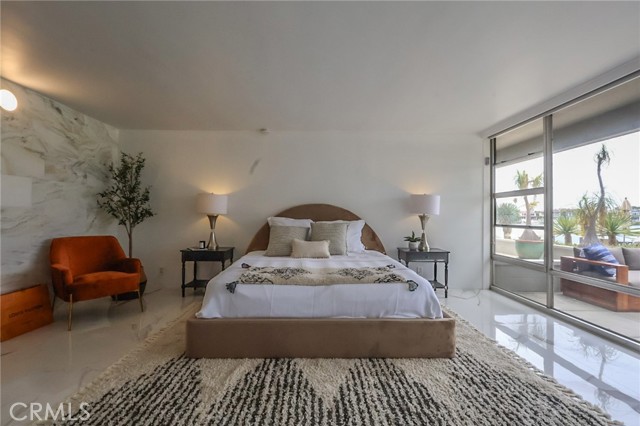 2525 Ocean Boulevard, Corona del Mar CA: https://media.crmls.org/medias/f2780e2c-f82a-46ef-a354-a7c2d4f17829.jpg
