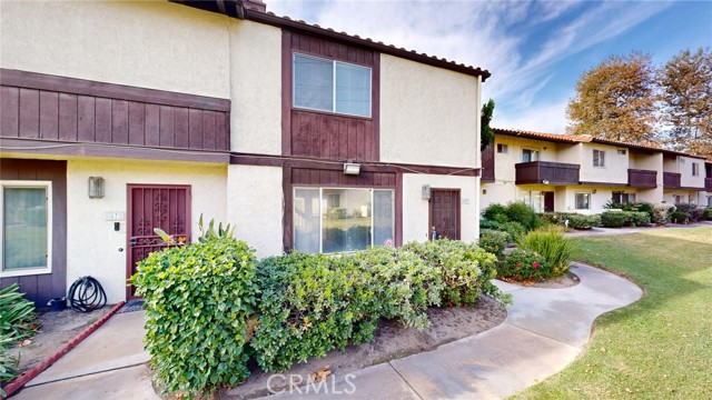 Detail Gallery Image 8 of 40 For 1077 Santo Antonio Dr #68,  Colton,  CA 92324 - 2 Beds | 1/1 Baths