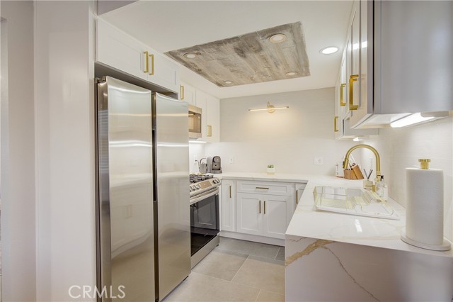 Detail Gallery Image 6 of 46 For 16562 Regina #4,  Huntington Beach,  CA 92649 - 2 Beds | 1 Baths