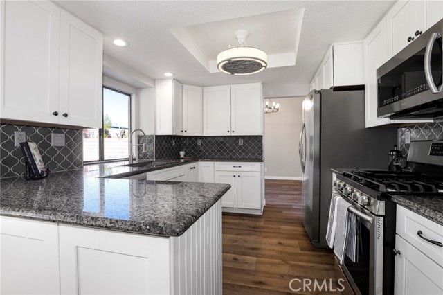 Detail Gallery Image 16 of 49 For 40501 Palmas Ct, Palmdale,  CA 93551 - 3 Beds | 2/1 Baths