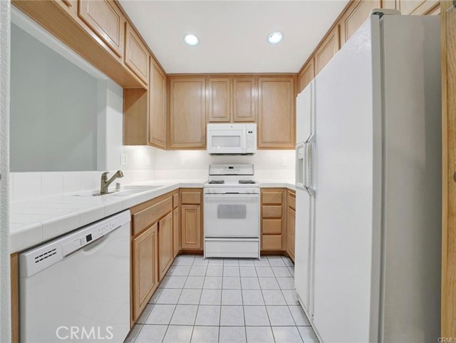Detail Gallery Image 4 of 12 For 21 Mistral, Aliso Viejo,  CA 92656 - 2 Beds | 2/1 Baths