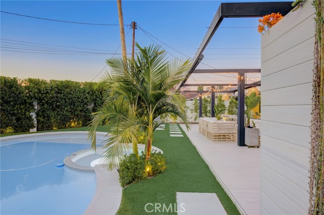 Detail Gallery Image 55 of 66 For 8161 Encino Ave, Northridge,  CA 91325 - 4 Beds | 3 Baths