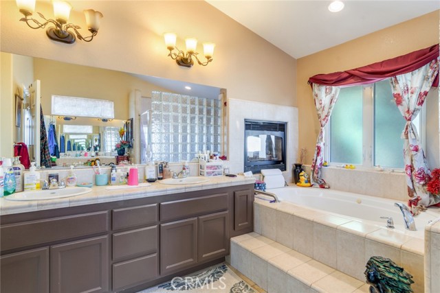 Detail Gallery Image 26 of 55 For 23465 Cherokee Rd, Apple Valley,  CA 92307 - 5 Beds | 3/1 Baths