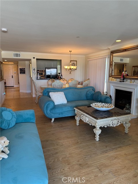 Detail Gallery Image 4 of 23 For 1000 E Ocean Bld #101,  Long Beach,  CA 90802 - 3 Beds | 2 Baths