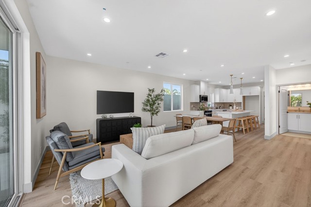 Detail Gallery Image 3 of 63 For 15540 Colorado Ave, Paramount,  CA 90723 - 6 Beds | 4 Baths