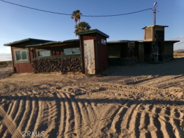 48680 Silver Valley Rd, Newberry Springs, CA 92365