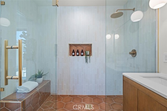 2411 Thomas Avenue, Redondo Beach CA: https://media.crmls.org/medias/f27b82a2-43fa-43a1-aa33-0afd6886d9d7.jpg