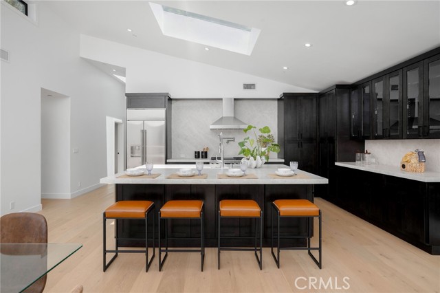 3189 S Bentley Avenue, Los Angeles CA: https://media.crmls.org/medias/f27bc32b-12b0-4f81-9d67-0eff70dfd6b2.jpg