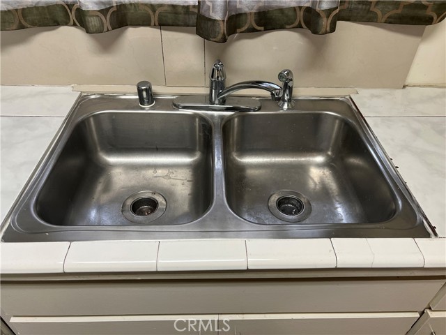 5251 Laurel Street, San Diego CA: https://media.crmls.org/medias/f27bd61a-9e33-4d50-94c2-f2824ce3fc53.jpg