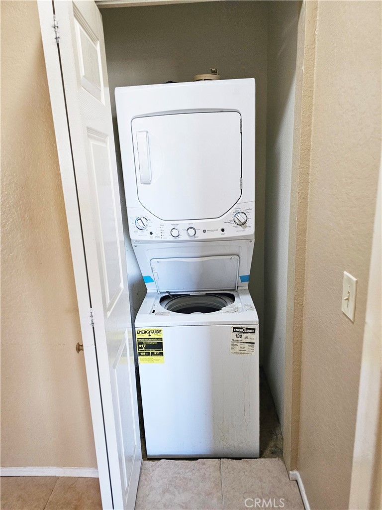https://media.crmls.org/medias/f27c147e-18d4-4768-8f10-c1ba4df7bfb2.jpg?preset=X-Large