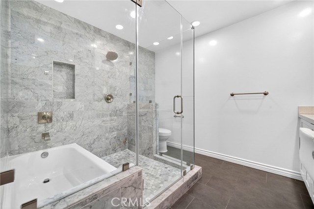 Detail Gallery Image 18 of 37 For 22647 Clarendon St, Woodland Hills,  CA 91367 - 3 Beds | 2 Baths