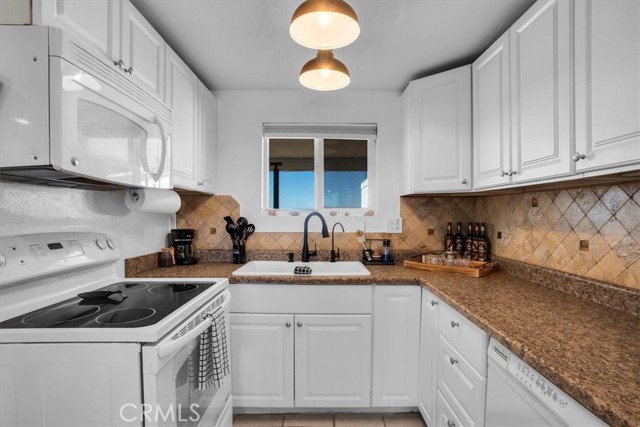 Detail Gallery Image 17 of 60 For 1560 Jackrabbit Trl, Twentynine Palms,  CA 92277 - 2 Beds | 1 Baths