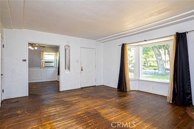 987 W 23rd Street, San Bernardino CA: https://media.crmls.org/medias/f27cdd7a-e001-49e5-86c0-0d61c84f19ea.jpg