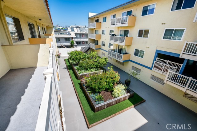 1707 Pacific Coast Highway, Hermosa Beach, California 90254, 1 Bedroom Bedrooms, ,1 BathroomBathrooms,Residential,For Sale,Pacific Coast Highway,SB26076902