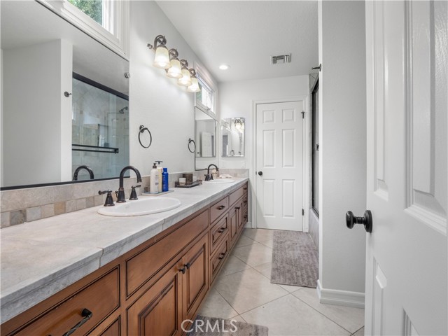 Detail Gallery Image 29 of 46 For 26675 Macmillan Ranch Rd, Canyon Country,  CA 91387 - 5 Beds | 4/1 Baths