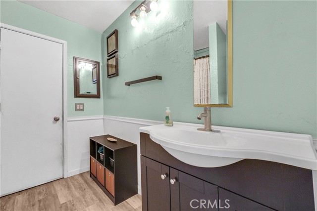 5622 Sharon Way, Jurupa Valley CA: https://media.crmls.org/medias/f27ee3f7-d039-4323-b16a-df61852cafb8.jpg