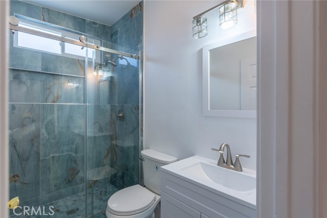 Detail Gallery Image 12 of 17 For 7825 Tujunga Ave, North Hollywood,  CA 91605 - 3 Beds | 2 Baths