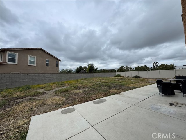 Detail Gallery Image 12 of 14 For 11016 Clear Lake Ln, Corona,  CA 91752 - 4 Beds | 3 Baths