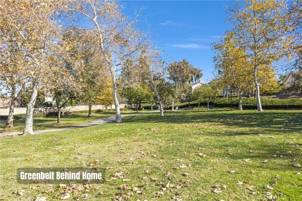 https://media.crmls.org/medias/f27f3577-5201-467f-9878-4a707cb0fd43.jpg?preset=X-Large