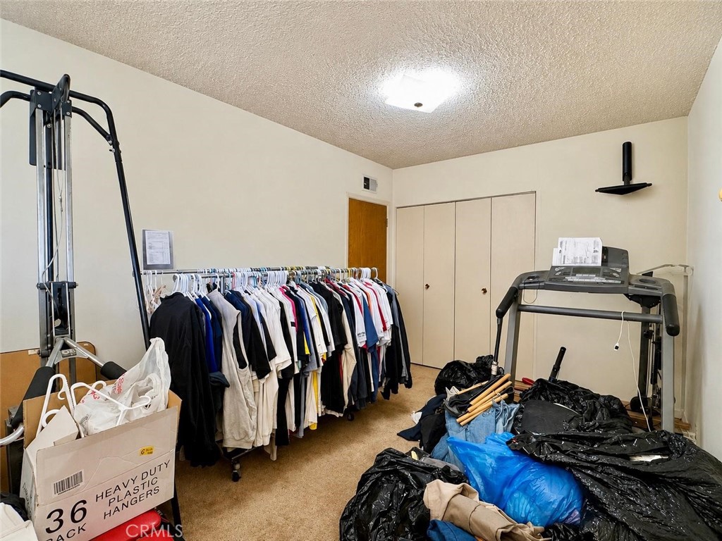 https://media.crmls.org/medias/f27f54f7-ec44-42df-b4a8-66ffd02c1604.jpg?preset=X-Large