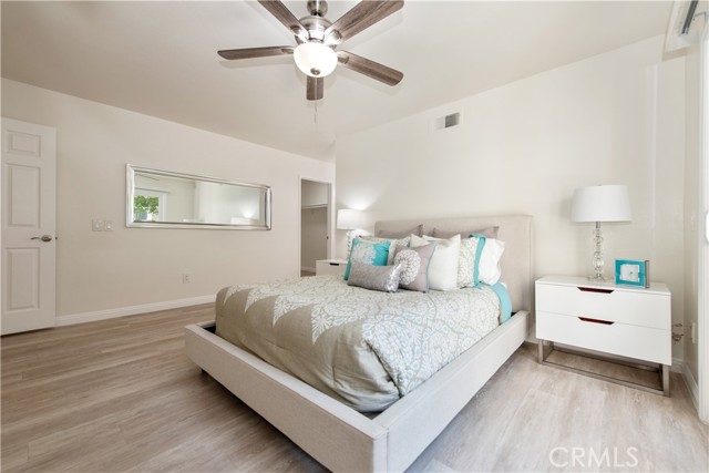 10 Windsong, Irvine CA: https://media.crmls.org/medias/f27f62e3-c3de-497e-a8df-8140aadd81c9.jpg