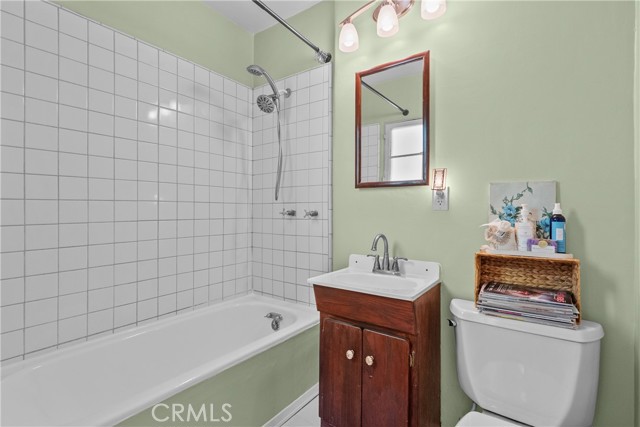 Detail Gallery Image 7 of 34 For 3935 Vista Ct, La Crescenta,  CA 91214 - 2 Beds | 2 Baths