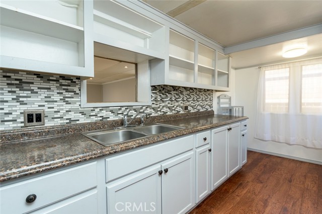 4608 Dyer Street, La Crescenta CA: https://media.crmls.org/medias/f2807af4-f41a-4c5e-b82b-31d0464ed0aa.jpg