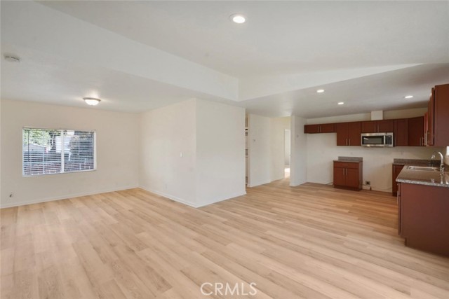 Detail Gallery Image 11 of 28 For 1624 S Highway 99 Frontage #21,  Manteca,  CA 95336 - 3 Beds | 2 Baths