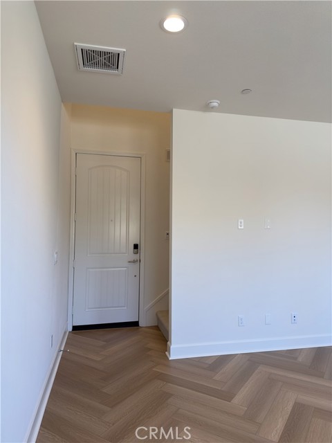 Detail Gallery Image 11 of 41 For 17532 Cameron Ln, Huntington Beach,  CA 92647 - 3 Beds | 2/1 Baths