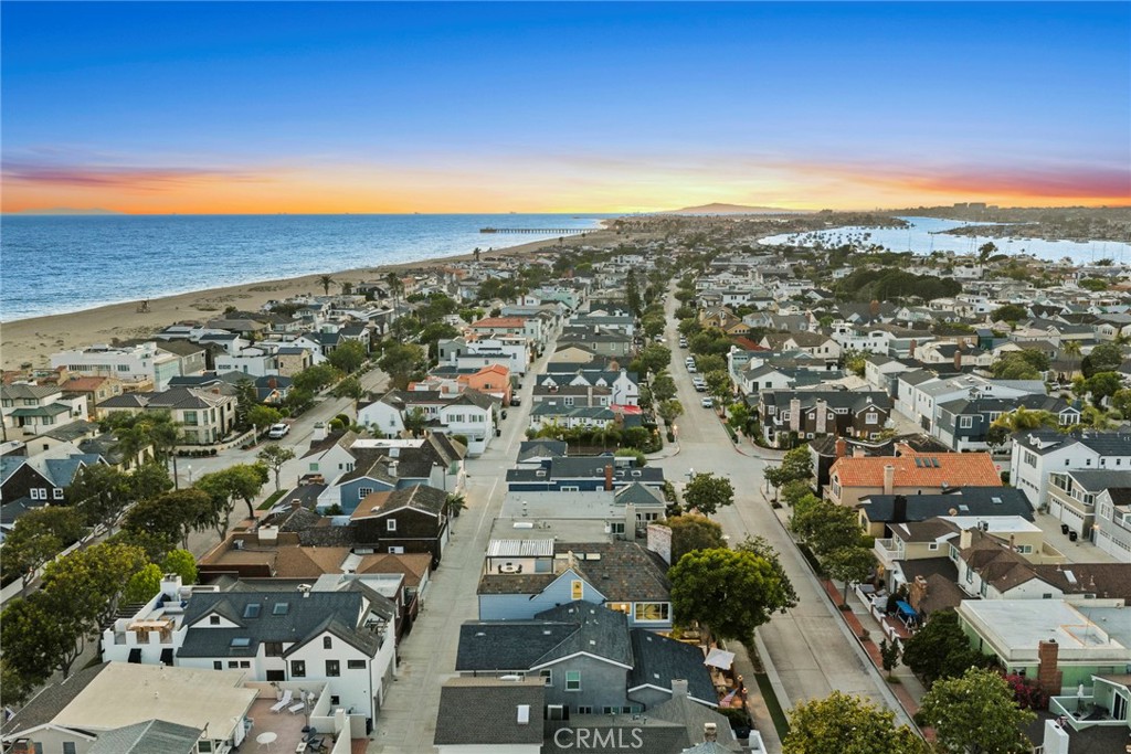 https://media.crmls.org/medias/f28229c2-21e5-4f6f-a2da-cb1a37a82033.jpg?preset=X-Large