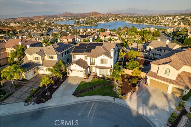 Detail Gallery Image 1 of 36 For 27 via Palmieki Ct, Lake Elsinore,  CA 92532 - 5 Beds | 5 Baths