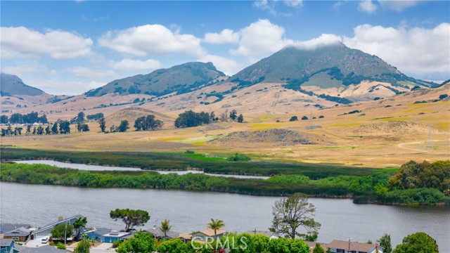 1466 Balboa Street, San Luis Obispo CA: https://media.crmls.org/medias/f2823b2f-9869-47d4-aa80-f5cb335ffba3.jpg