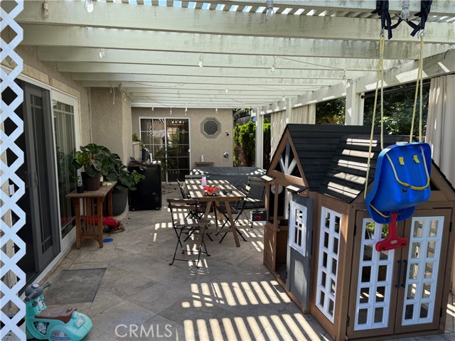 Detail Gallery Image 4 of 12 For 22601 Iris, Torrance,  CA 90505 - 3 Beds | 3 Baths