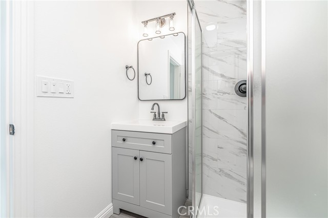Detail Gallery Image 16 of 72 For 3653 Halldale Ave, Los Angeles,  CA 90018 - – Beds | – Baths